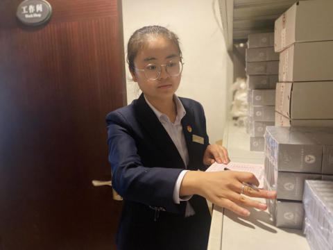 景若楠工作照.jpg 景若楠工作照.jpg