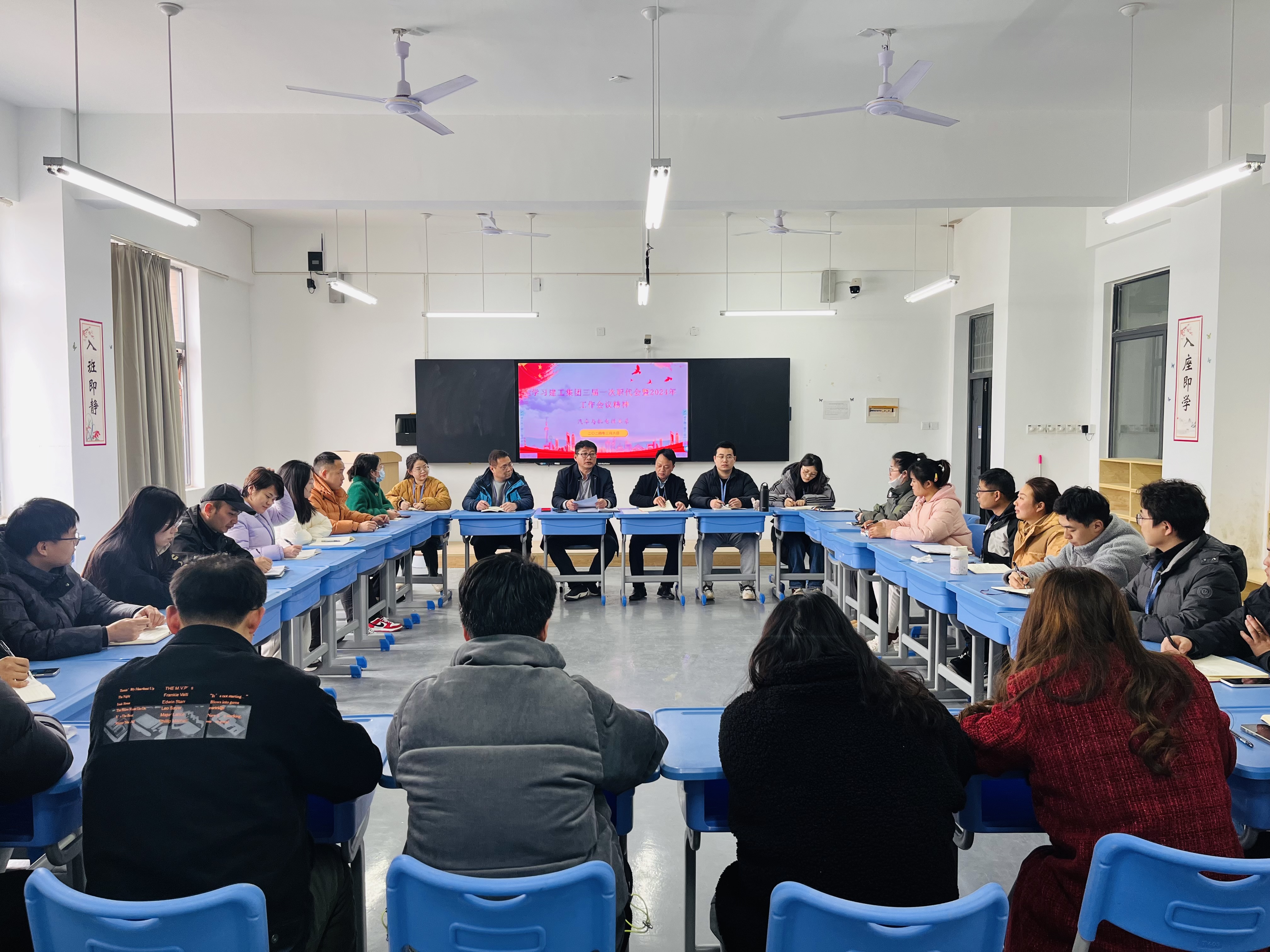 汽車.jpg 汽車.jpg