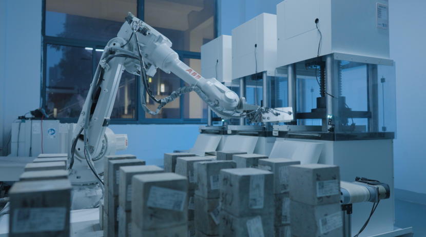 混凝土抗壓強(qiáng)度檢測(cè)機(jī)器人。